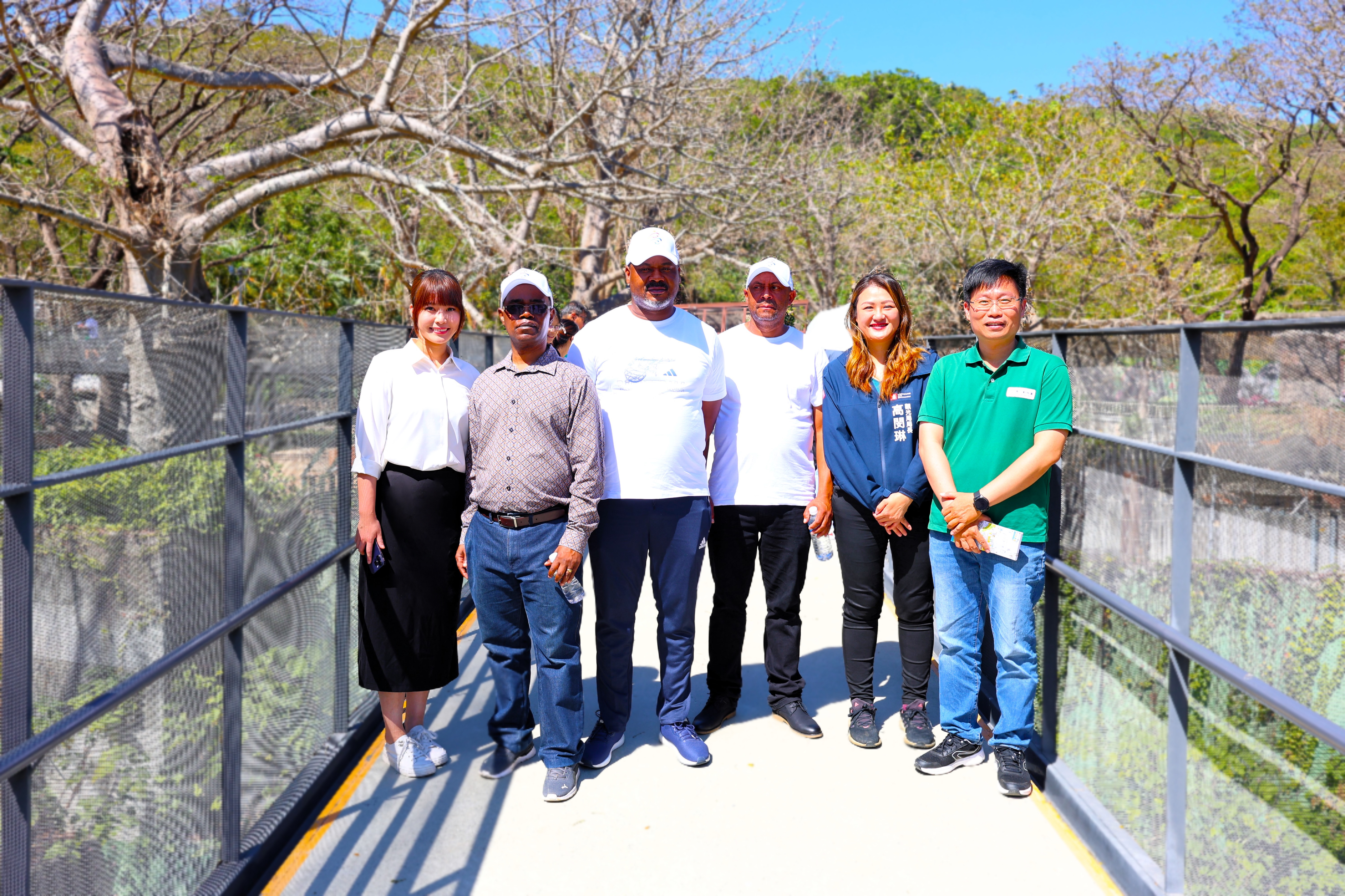 姆巴巴內市長Vusi Tembe訪團參訪壽山動物園，兩市探討共同推動動物保育交流